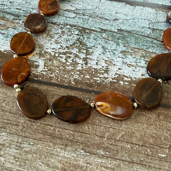 Elegant Brown Beaded Necklace - Picture 8 of 8